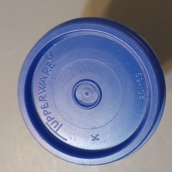 Vintage Tupperware 2oz. Midget container #101-20 L@@K! - Picture 2 of 12